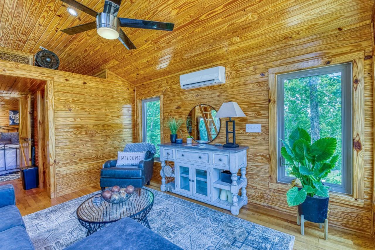 The Gemini-A Dreamy, Waterfront Tiny Cabin Rogersville Exterior photo