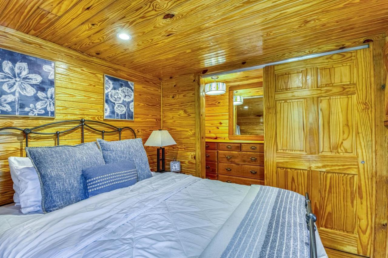 The Gemini-A Dreamy, Waterfront Tiny Cabin Rogersville Exterior photo