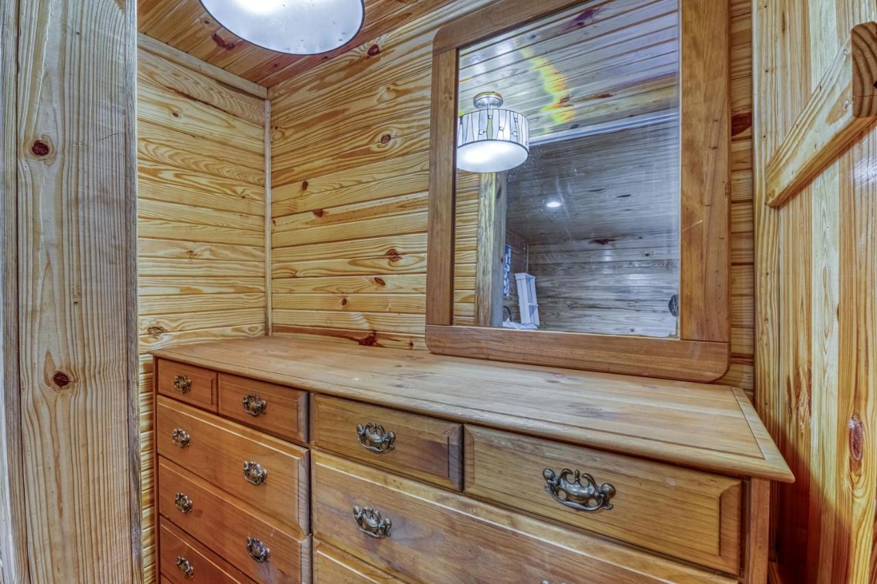 The Gemini-A Dreamy, Waterfront Tiny Cabin Rogersville Exterior photo
