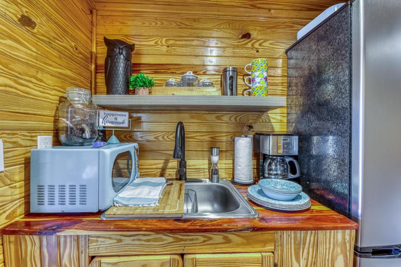 The Gemini-A Dreamy, Waterfront Tiny Cabin Rogersville Exterior photo