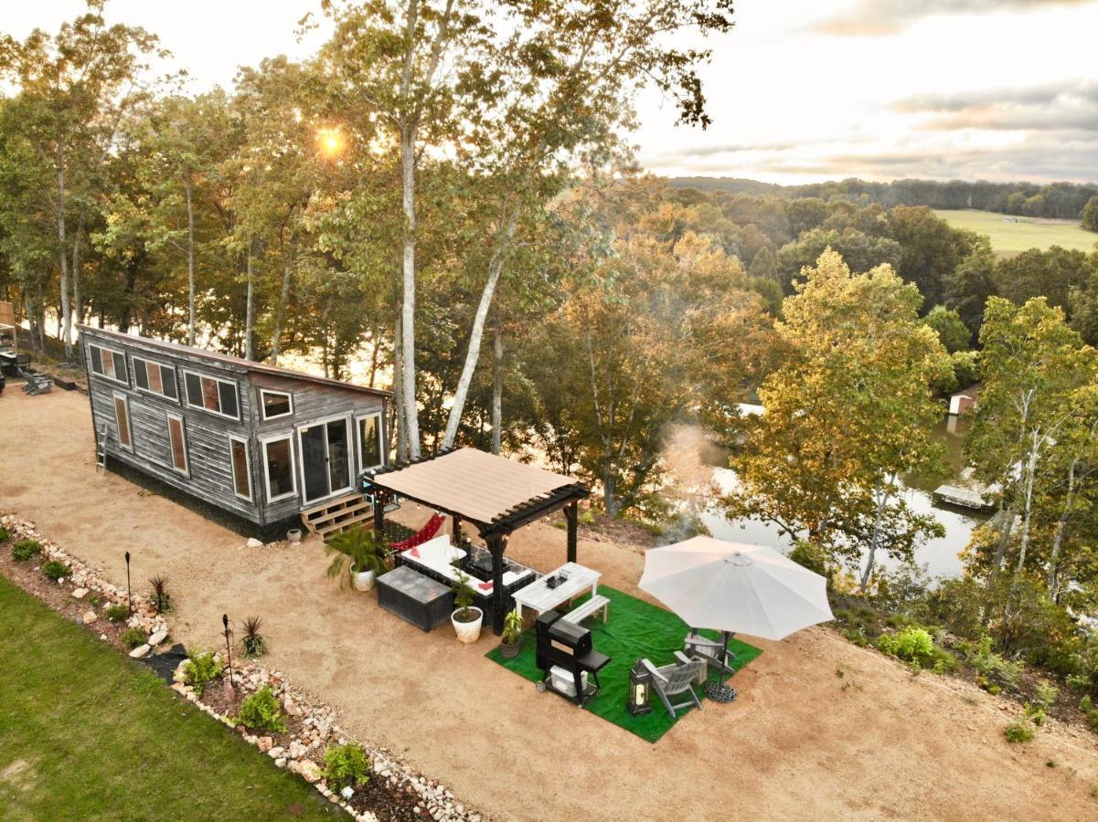 The Gemini-A Dreamy, Waterfront Tiny Cabin Rogersville Exterior photo
