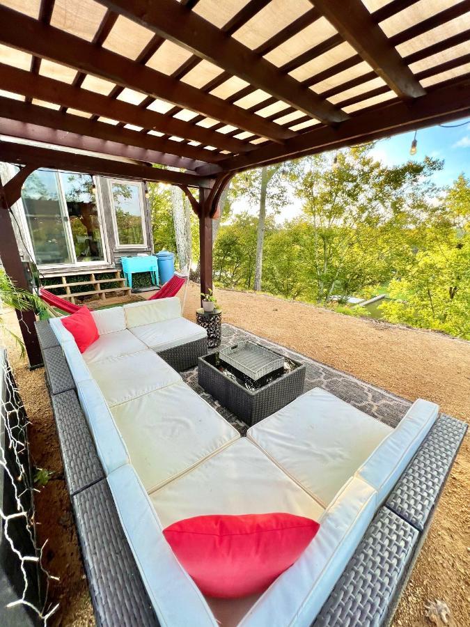 The Gemini-A Dreamy, Waterfront Tiny Cabin Rogersville Exterior photo